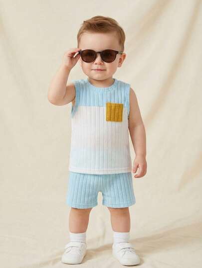 SHEIN Playful Pals 两件套幼儿男童撞色罗纹T恤和蓝色裤子套装，休闲舒适百搭，适合夏季各种场合