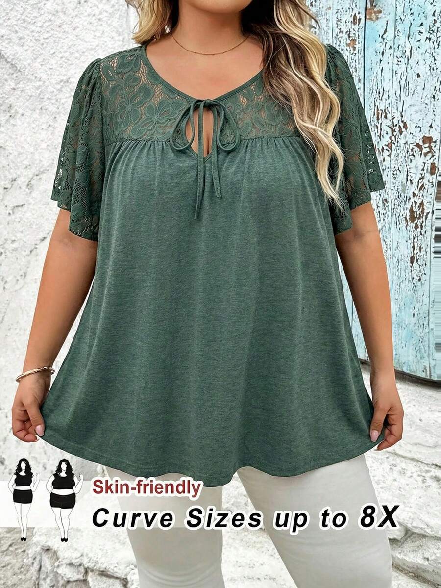 SHEIN CURVE+ 大码女式花卉蕾丝拼接前系带荷叶袖T恤 毕业季/女士毕业季/白色毕业季/毕业季/大码T恤 夏季/乡村/海滩度假/海滩/沙滩装 - 綠色 - 查看 1