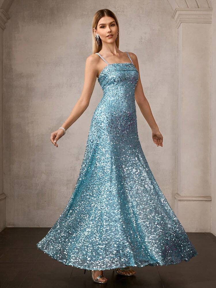 우아하고 화려한 라이트 블루 민소매 발목 길이 반짝이는 스팽글 파티 가운 – 라인스톤 디테일 스파게티 스트랩, 겨울 파티, 갈라, 새해 전야 및 공식 행사에 이상적