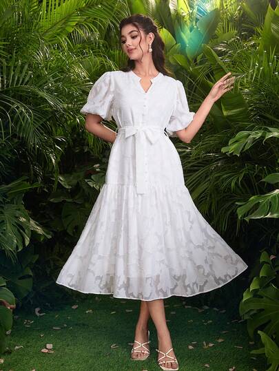 Modelyn 花朵镂空装饰花瓣袖白色连衣裙，配腰带