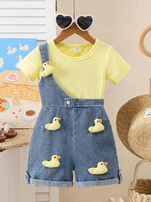SHEIN Playful Pals 2件套女婴白色T恤+卡通鸭子图案牛仔背带短裤套装，可爱百搭舒适弹力腰卷边短裤，夏季设计 - 藍色 - 查看 5