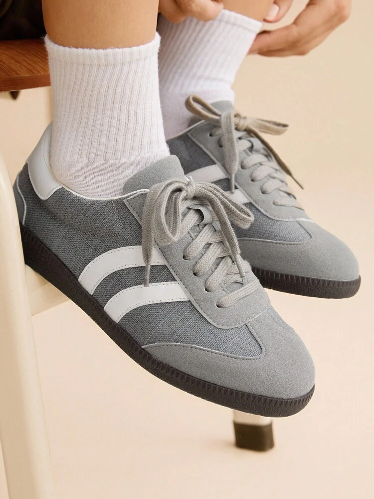 CUCCOO EASI Women's Contrast Color Flat Casual Sneakers For Daily Wear For Christmas