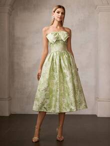 MOTF Soiréza 复古无肩带中长款A字型派对礼服，饰有花卉提花图案，领口处有大蝴蝶结，收腰设计，裙摆飘逸——优雅奢华的风格，是婚礼、盛大晚宴、颁奖典礼和庆祝活动的理想之选。 - 薄荷綠 - 查看 5