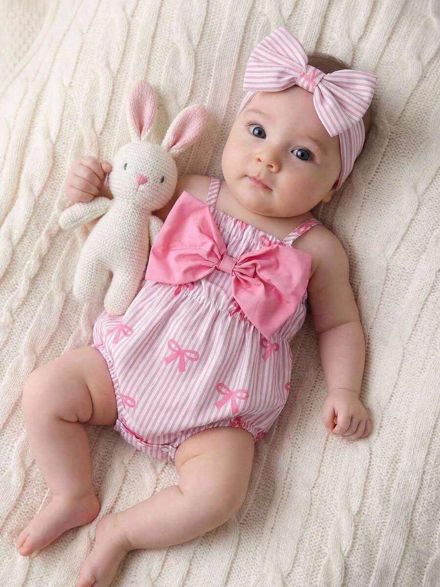 SHEIN 2件套女婴夏季粉色条纹蝴蝶结图案连体衣，胸前饰有大蝴蝶结，时尚百搭，适合外出和度假。