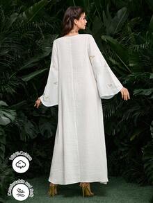 Al Najma Elegantes weißes Kleid mit Herzausschnitt, bunter Stickerei und Glockenärmeln, Frühling/Sommer - Weiss - Übersicht 2