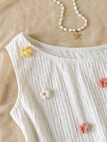 SHEIN 2pcs Tween Girls Cute Off-White Summer Vacation Holiday Outfit,Asymmetric Crochet Floral Decor Textured Cropped Off Shoulder T-Shirt And Shorts Set - Beige - View 4
