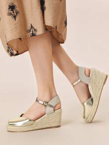 Styleloop Women's Bohemian Style Buckle Design Fashion Wedge Sandals - Gold - View 4