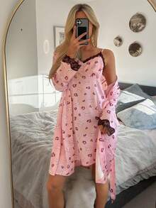 DAZY 豹纹和卡通猫印花撞色蕾丝边腰带睡袍和吊带睡裙睡衣套装 - 粉色 - 查看 1