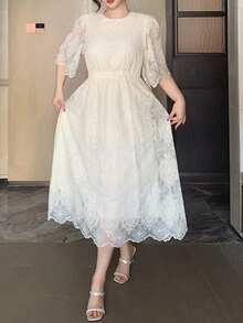 Dazy Plus 情人节优雅蕾丝圆领短袖喇叭袖收腰杏色连衣裙，长款加大码女式春夏吊带裙 - 杏色 - 查看 6