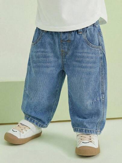 男婴复古水洗宽松牛仔裤，做旧猫须细节，松紧腰带，适合幼儿男童的百搭休闲裤，日常穿着、户外活动、度假、返校季皆宜。