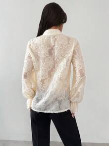 Firerie 女士优雅精致浪漫复古宫廷风荷叶边提花纹理纽扣喇叭袖杏色衬衫，适合秋季和春季穿着 - 杏色 - 查看 7