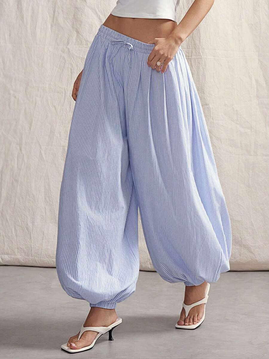 SHEIN ICON 女士休闲条纹印花抽绳腰宽松哈伦裤，适合通勤和度假 - 藍白色 - 查看 1