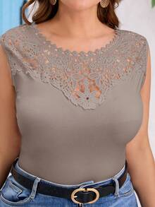SHEIN Clasi Plus Size Women Solid Color Contrast Lace Fitted Fashionable Round Neck Camisole - Khaki - View 1
