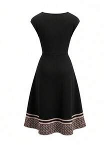 Ellevyn Women's Elegant Geometric Print Round Neck Dolman Sleeve Dress - Black and Gold - View 2