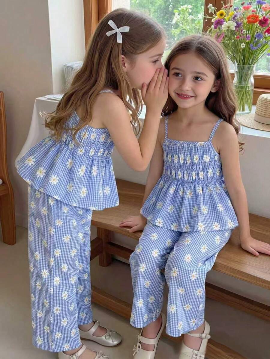 SHEIN 小女孩可爱雏菊格子印花吊带背心和飘逸阔腿裤套装，适合日常休闲和度假穿着。 - 藍色 - 查看 1