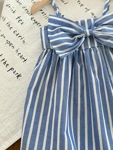 SHEIN 女宝宝度假休闲可爱蓝白条纹蝴蝶结吊带连衣裙 - 藍色 - 查看 3