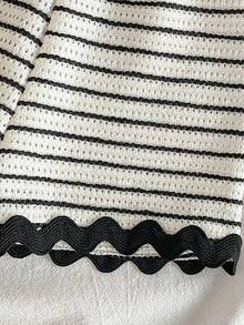 SHEIN Vintaside Kids 女婴甜美提花条纹蕾丝边背心和短裤两件套，优雅韩欧风，百搭实用，新款夏季时尚童装，适合婴幼儿，女童套装，休闲、假日、派对皆宜 - 黑與白 - 查看 4