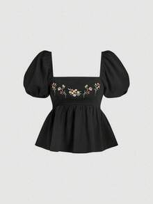 SHEIN MOD 黑色花卉刺绣泡泡袖娃娃衫，适合花园茶会、约会、派对、女士春夏、春假、度假、野餐等场合。黑色泡泡袖衬衫，花卉刺绣，方领，收腰设计，荷叶边下摆，质感面料，轻盈廓形，优雅细节，复古风格，轻盈舒适，柔软垂坠，女性柔美触感，彩色缝线，浪漫气息，精致图案，短袖，波西米亚风情，艺术魅力，宽松版型，适合夏季假期、度假、嘉年华、情人节、女士情人节、夏季、春假等场合。 - 黑色 - 查看 2
