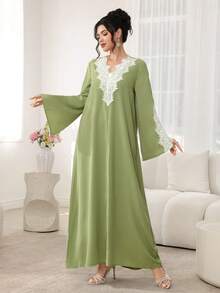 Al Najma Lace Patchwork V-Neck Loose Sweet Youthful Long Sleeve Flared Elegant Robe - Green - View 4