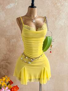 Soleia 女士性感纯色蕾丝拼接吊带迷你连衣裙 - 淡黃色 - 查看 4