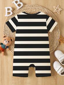 Bộ áo liền quần ngắn tay và quần short kẻ sọc hình gấu hoạt hình dễ thương cho bé trai, thích hợp mặc hàng ngày vào mùa hè. - Nhiều màu - Xem 2