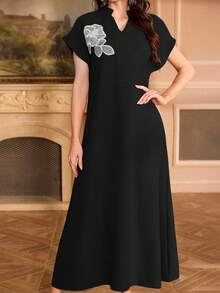 Al Najma Vestido elegante con cuello Mao, mangas raglán y bordado floral en el cuello - Negro - Ver 4