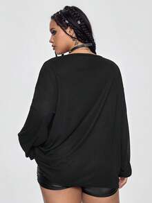 ROMWE Grunge Punk Áo thun dài tay cổ tròn dáng rộng cỡ lớn, họa tiết đầu lâu, đinh tán và đính đá. - màu đen - Xem 5