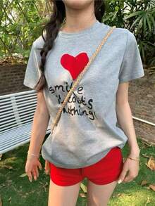 K-Vae Camiseta de manga corta casual con estampado de corazón y letras - Gris - Ver 3