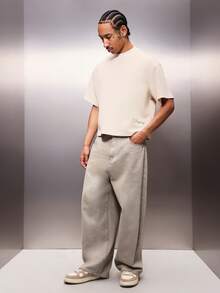 PLAYBOY X SUMWON 男士米白色短款宽松版型T恤，背面印有大号绿色兔子标志，短袖圆领T恤 - 卡其色 - 查看 3