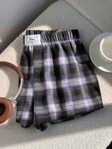 Comfortcana Quần short nữ dáng rộng, họa tiết kẻ caro, cạp chun co giãn, màu tím. - Màu tím - Xem 3