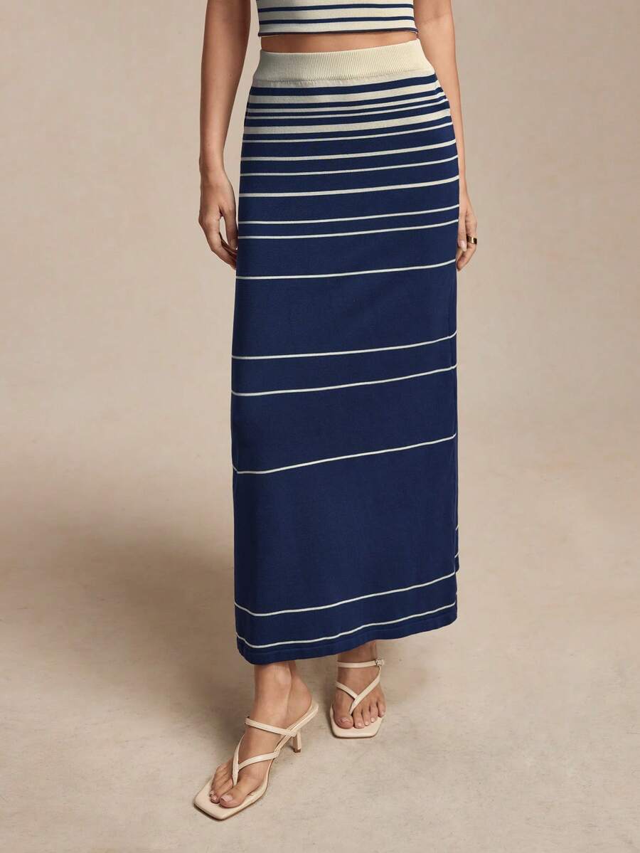 BizChic Chân váy mùa xuân/hè mới, màu xanh lam, họa tiết sọc gradient bất đối xứng, eo chun điều chỉnh được, chống xù lông, chất liệu sợi tơ tằm thoáng mát, đa năng cho mùa hè. - Màu xanh hải quân - Xem 1