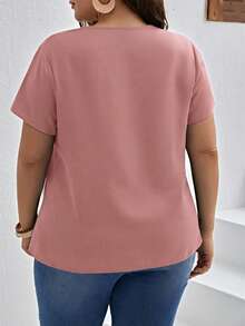 SHEIN Clasi Áo sơ mi nữ cỡ lớn, màu trơn, cổ chữ V, tay ngắn, kiểu dáng thường ngày. - Bụi hồng - Xem 2