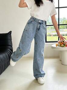 SHEIN Jeans estilo Y2K para niñas preadolescentes, jeans rectos y sueltos en azul claro, blanco, rosa, amarillo con diseño de bordado de mariposa, tela suave y cómoda, de moda y versátil - Lavado ligero - Ver 5