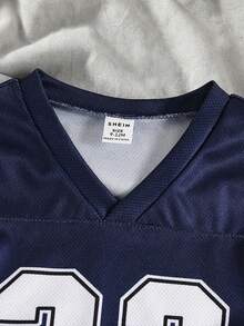 SHEIN 2件套男婴休闲街头运动V领短袖宽松标语老鹰印花T恤+网眼短裤套装，绿色条纹，6个月-3岁，日常休闲男婴涤纶套装，带数字印花和运动风格设计，男童运动服，男童运动套装，男童运动服，男童球衣，男童足球服，24个月男童套装，男童篮球服，男童两件套 - 寶藍色 - 查看 5