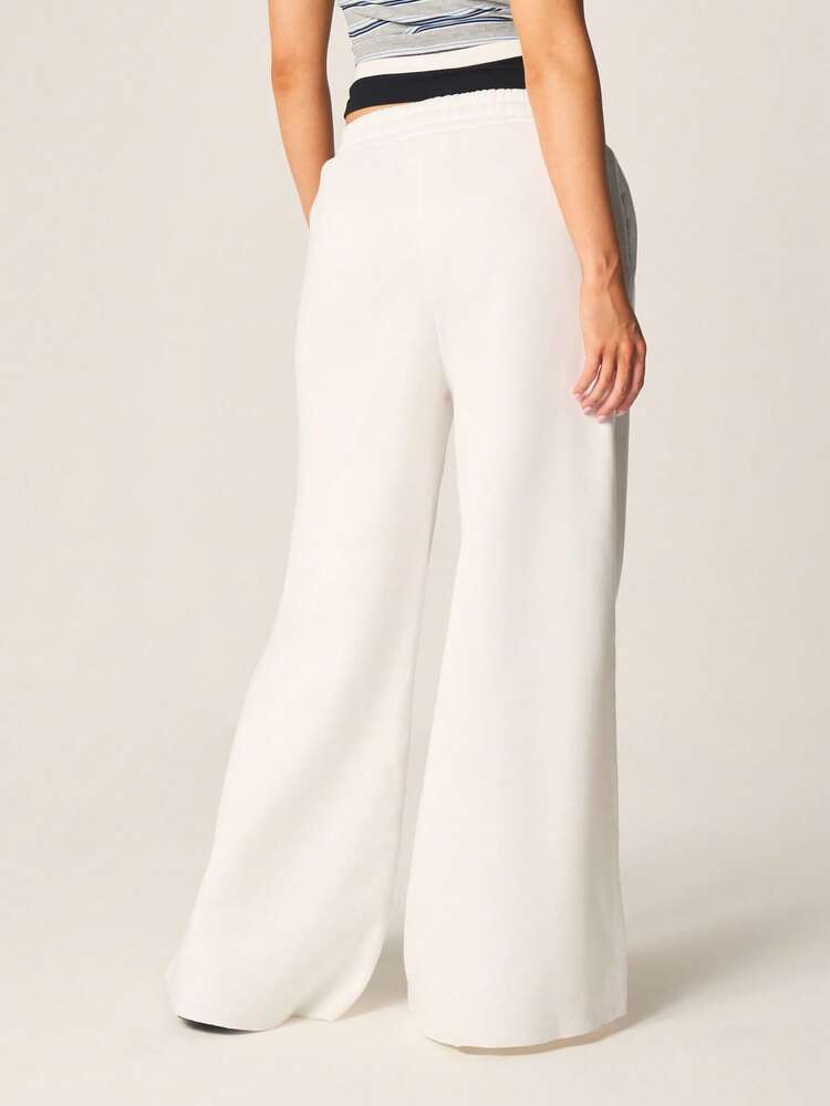 MISSGUIDED Graphic Wide Leg Sweatpants For Casual Loungewear With Letter Print And Elastic Waistband Comfort Pants