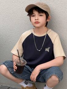 DAZY 青少年男孩字母印花撞色插肩短袖休闲T恤 - 藏蓝色 - 查看 1