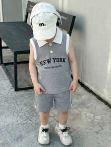 SHEIN Playful Pals 2件套男婴休闲时尚简约字母拼接细节实用条纹饰边罗纹无袖Polo领灰色针织背心和针织短裤套装，适合夏季居家休闲、户外运动和日常穿着，儿童服装，幼儿服装，婴儿套装，男婴套装，婴儿Polo衫，幼儿背心，幼儿短裤，婴儿套装，3个月-3岁 - 灰色 - 查看 3