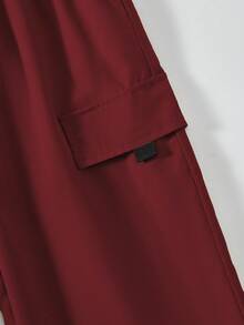 SHEIN Mirajuku Bộ 2 món cho bé trai tuổi teen: Áo thun ngắn tay in họa tiết màu đen phối với quần cargo màu be, trang phục thường ngày dễ thương, thích hợp cho mùa xuân/hè. - Đỏ - Xem 7