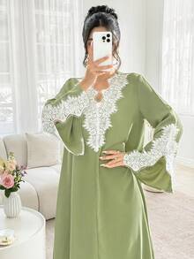 Al Najma Lace Patchwork V-Neck Loose Sweet Youthful Long Sleeve Flared Elegant Robe - Green - View 1