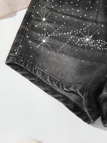 SHEIN Celana Pendek Denim Anak Perempuan, Warna Gelap, Musim Panas, Pakaian Jalanan, Gaya Kota Y2K, Potongan Lurus Longgar, Desain Dekorasi Rhinestone yang Dipersonalisasi, Mode Kasual - Hitam - View 5