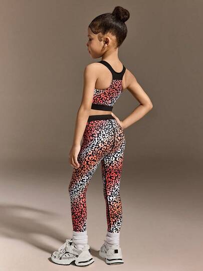 SHEIN Conjunto de ropa para niñas jóvenes con chaleco sin mangas con estampado de leopardo y pantalones con lindo y adorable estampado. Tela cómoda y muy elástica, adecuada para entrenamiento de gimnasia, deportes al aire ropa para movimiento a distancia.