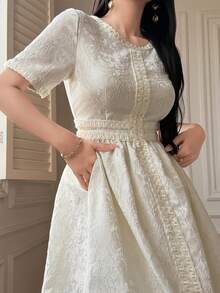 DAZY 女士优雅花卉蕾丝圆领泡泡袖鱼尾中长连衣裙，夏季 - 米色 - 查看 1