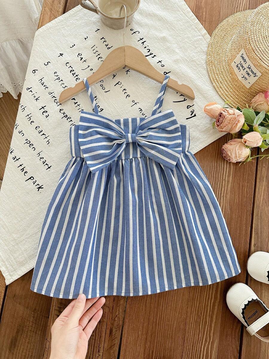 SHEIN 女宝宝度假休闲可爱蓝白条纹蝴蝶结吊带连衣裙 - 藍色 - 查看 1