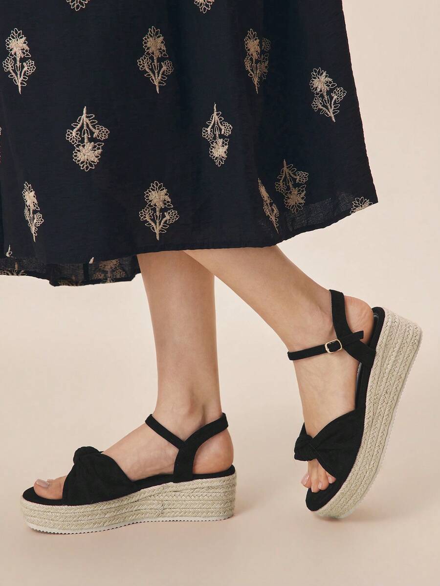 Sandalias de plataforma y cuña casual de unicolor tejidas para mujer de Styleloop, con decoración de lazo de ante, estilo bohemio de vacaciones, estilo vintage francés de lona de plataforma, sandalias de tobillo de estilo occidental, ropa de festival de música, zapatos de primavera y verano para vacaciones de primavera y Pascua - Negro 3 - Ver 1