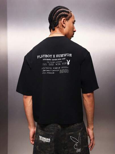 PLAYBOY X SUMWON X 联名款图案 T 恤，圆领短袖，棉混纺面料，休闲街头风，常规版型，复古印花