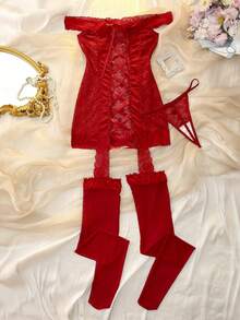 DelicateAllure Bộ đồ lót hở vai gợi cảm 2 mảnh ren chắp vá chéo: Áo ngủ + Quần lọt khe chữ T - Màu Đỏ Sâu - Xem 2