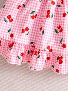 SHEIN Vintaside Kids 2件套新生女宝宝粉色卡通草莓格子连衣裙，配可爱蝴蝶结发带，0-3个月，柔软、弹力、亲肤，荷叶边装饰，适合外出、度假、拍照、春夏穿着。 - 彩色 - 查看 4