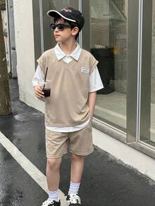 SHEIN 3件套儿童/青少年男童休闲保守翻领纽扣短袖宽松梭织衬衫、无袖背心和短裤三件套，适合学校、花园、海滩、生日、春夏穿着。 - 卡其色 - 查看 1