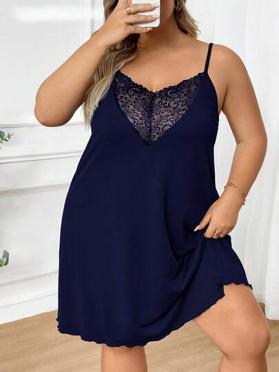 SHEIN CURVE+ 大码女式撞色蕾丝优雅背心连衣裙，性感吊带蕾丝拼接连衣裙