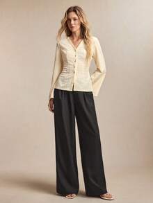 BizChic 新款春夏奶油黄V领前开襟纽扣纹理针织喇叭袖女式衬衫 - 米色 - 查看 3